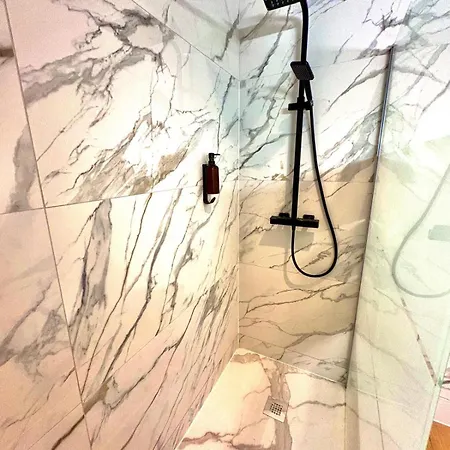 Appartement Loft 250 M2 Toit Terrasse Parking Netflix