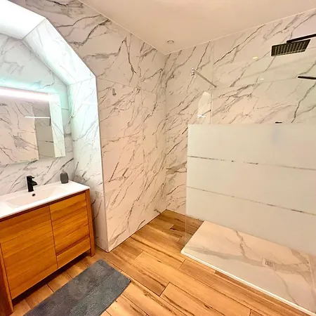 Loft 250 M2 Toit Terrasse Parking Netflix Appartement